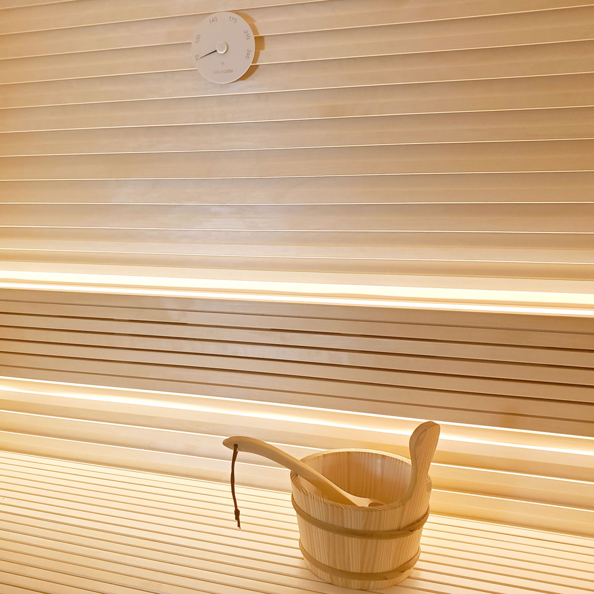 SaunaLife Essentials Set 4 wood sauna bucket and ladle with thermometer, White